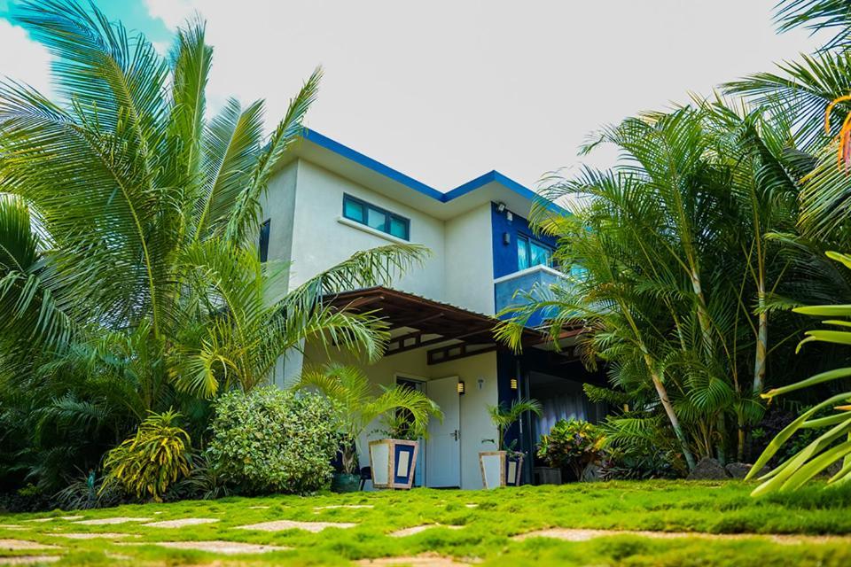 Preety Blue Residence Villas Grand Baie Exterior foto