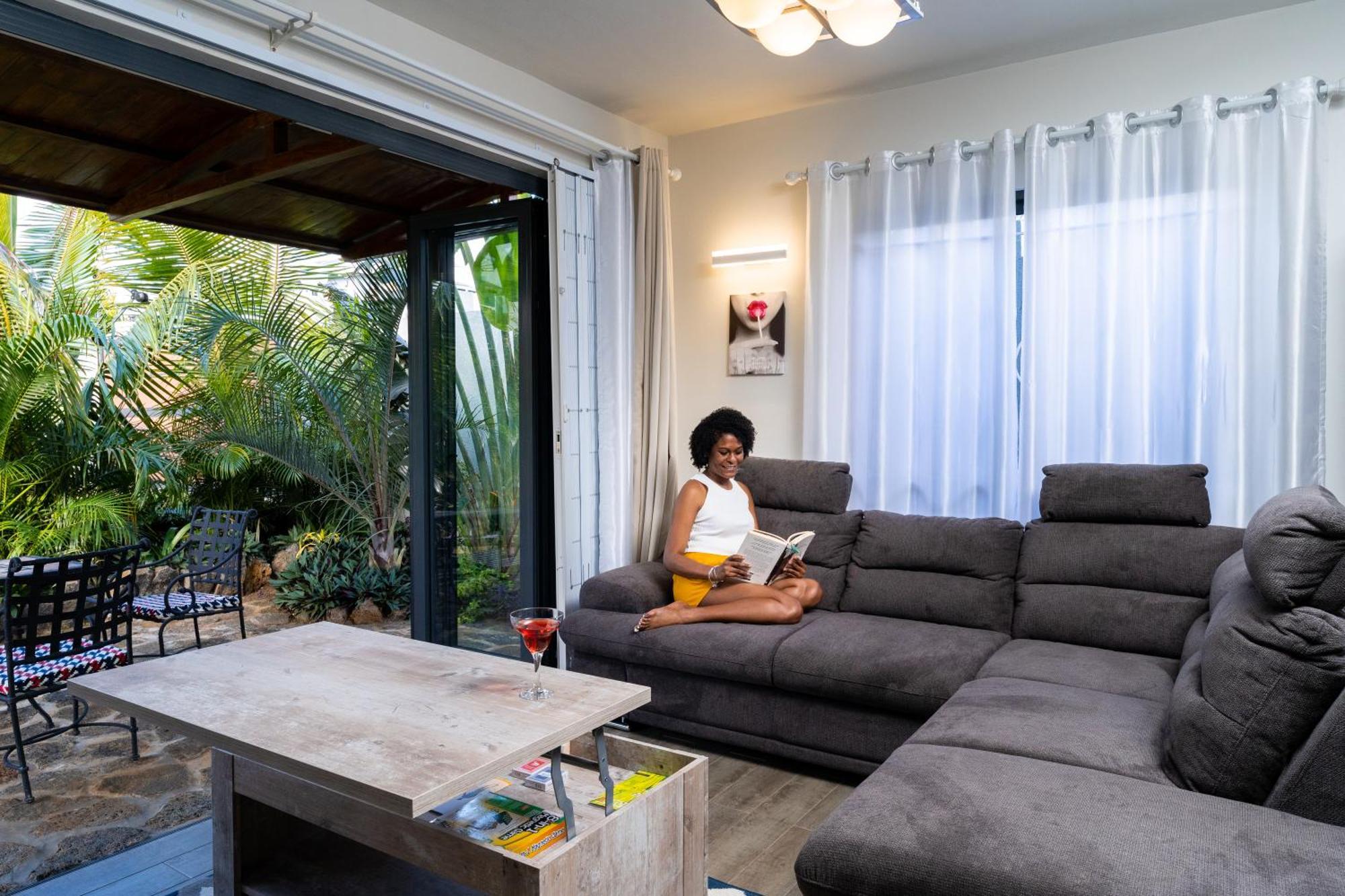 Preety Blue Residence Villas Grand Baie Exterior foto